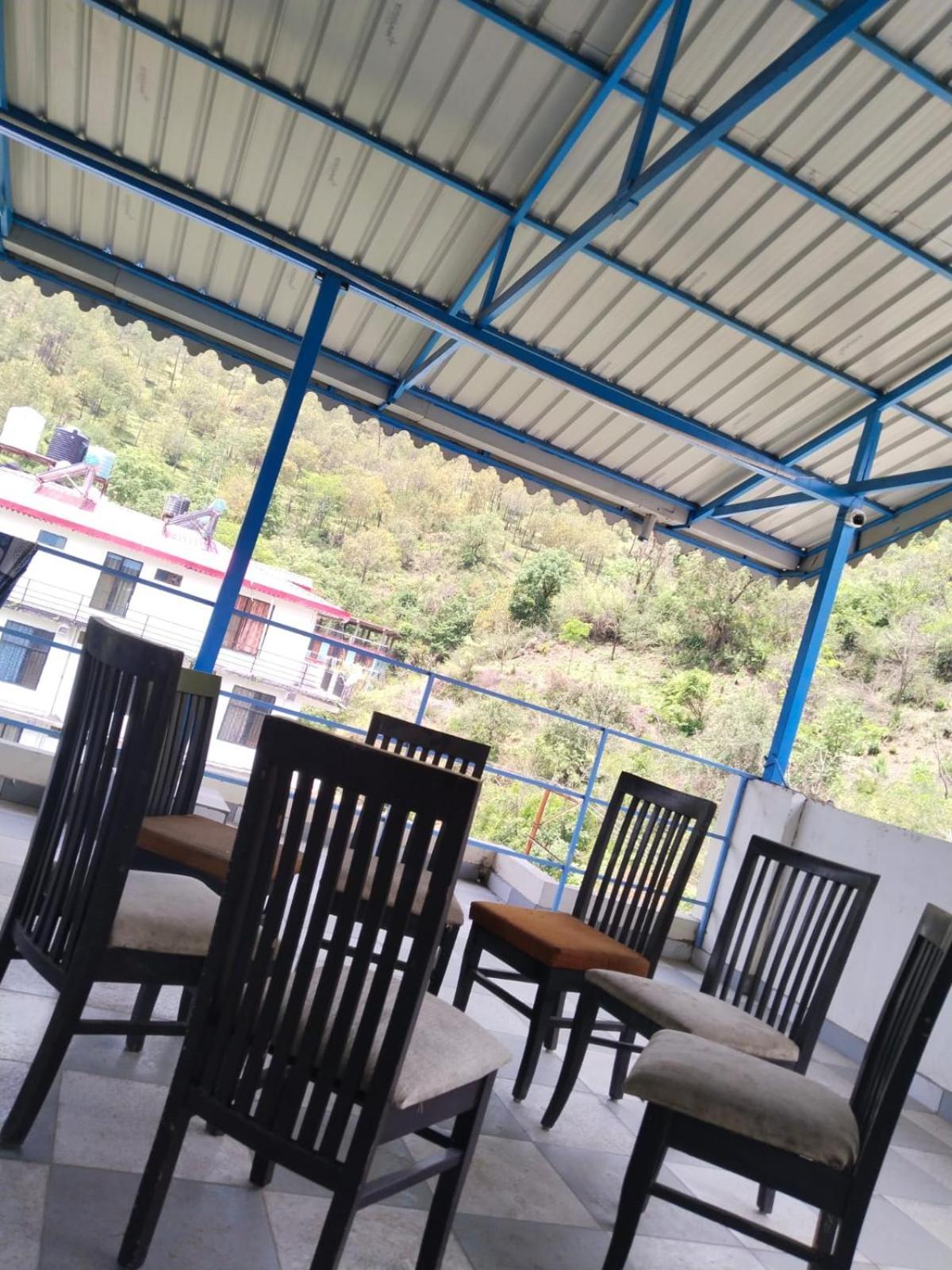 Abuzz Oxfordcaps Chanakya Hostel Solan Exteriér fotografie